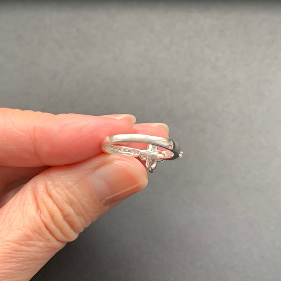 *Certified* 0.55ct 18K White Gold Diamond Ring - Picture 6 of 8